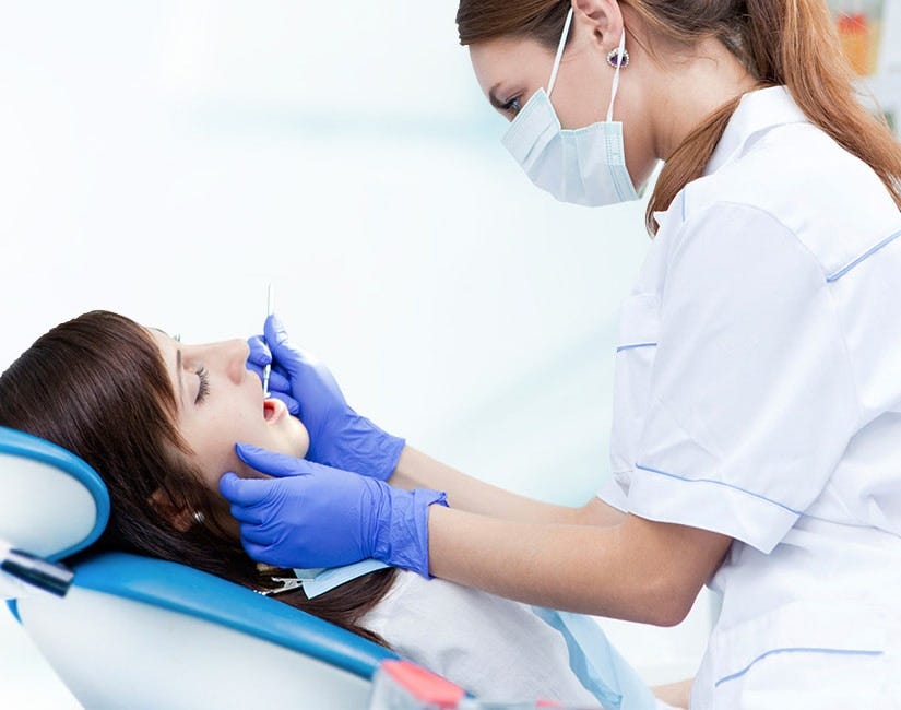 What’s The Right Time To Meet Cosmetic Dentist? | by Pro Smiles | May, 2024 | Medium